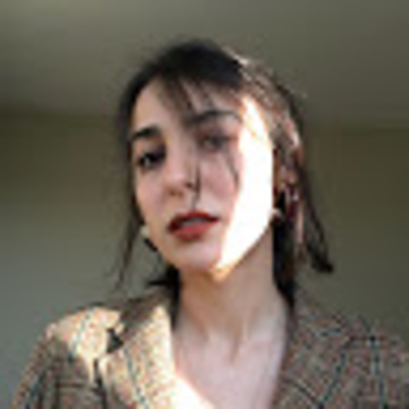 Meet your Posher, Aslıhan - Picture 1 of 1